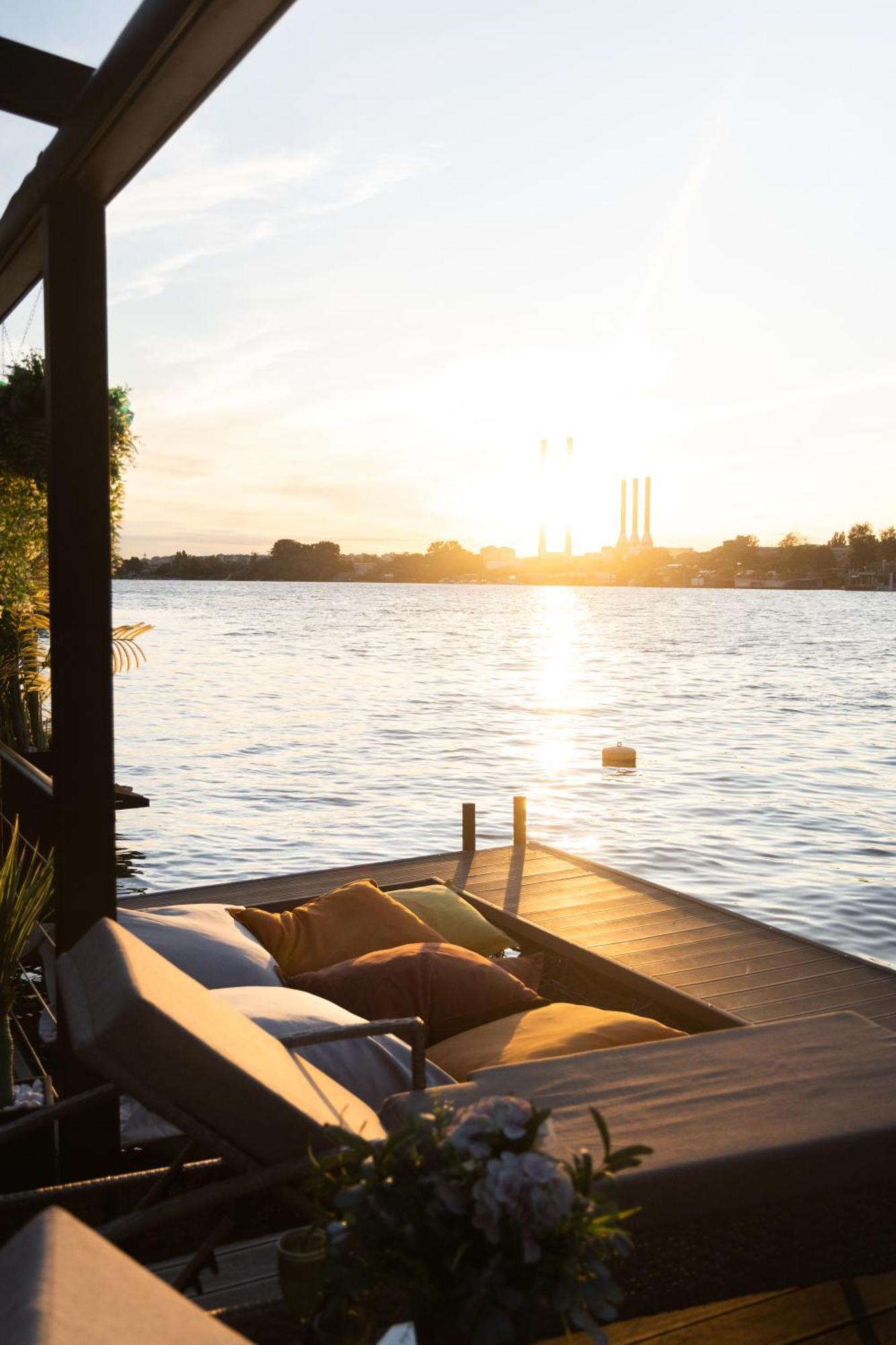 Ada Moment Splav- Kuca Na Reci Beograd- Floating House On Sava River ,Belgrado Exterior foto